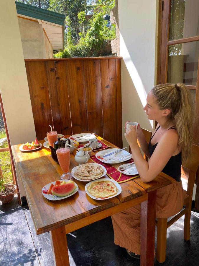 Mango Shadow Inn Ella Eksteriør billede